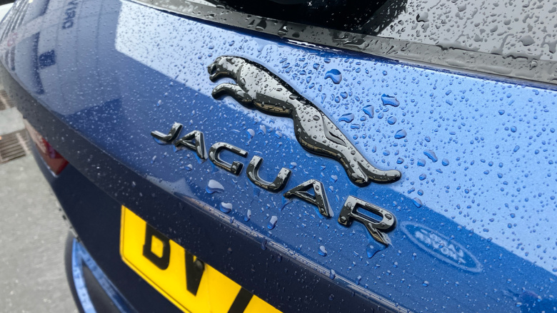 Jaguar F-Pace 2.0 D200 R-Dynamic Black 5dr Auto AWD Diesel Estate